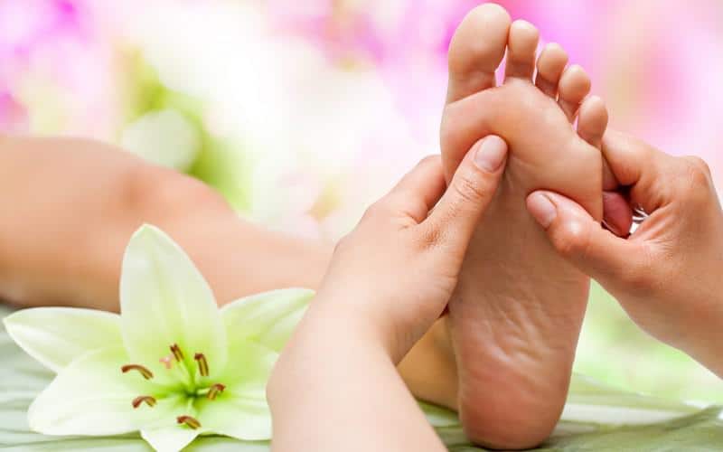 Bienfaits du massage des pieds et de la réflexologie plantaire